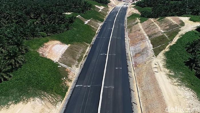 Tol Pekanbaru-Dumai/Foto: Chaidir Anwar Tanjung/detikcom Tol Pekanbaru-Dumai/Foto: Chaidir Anwar Tanjung/detikcom