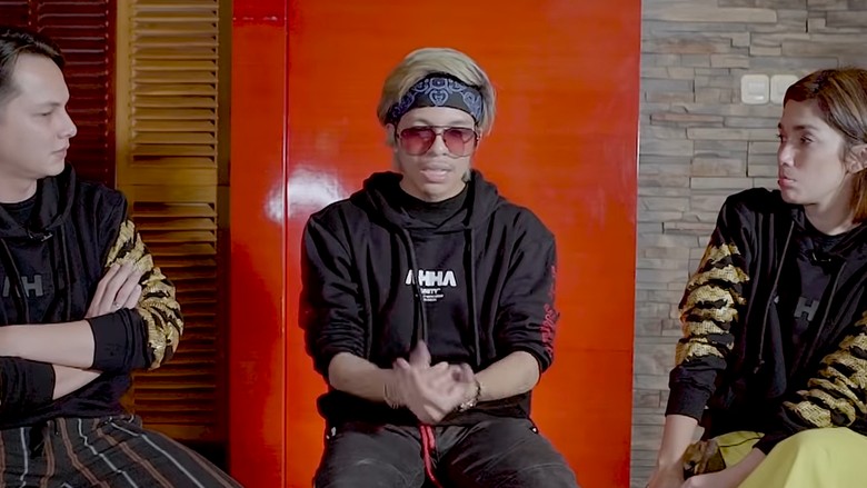 Ussy Nangis Dengar Cerita Jatuh-Bangun Atta Halilintar Ussy Nangis Dengar Cerita Jatuh-Bangun Atta Halilintar