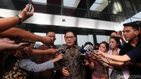 Agus hari ini menjalani pemeriksaan sebagai saksi untuk tersangka Markus Nari. Markus diduga menerima uang untuk memuluskan pembahasan anggaran perpanjangan proyek pada tahun anggaran 2013.