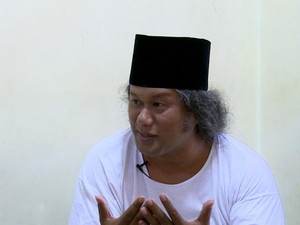 Alasan Gus Muwafiq Membiarkan Rambutnya Gondrong