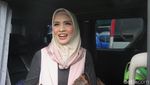Donita Masih Canggung Berhijab