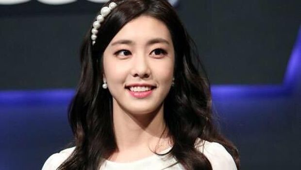 Cho Eun Jung, istri So Ji Sub.