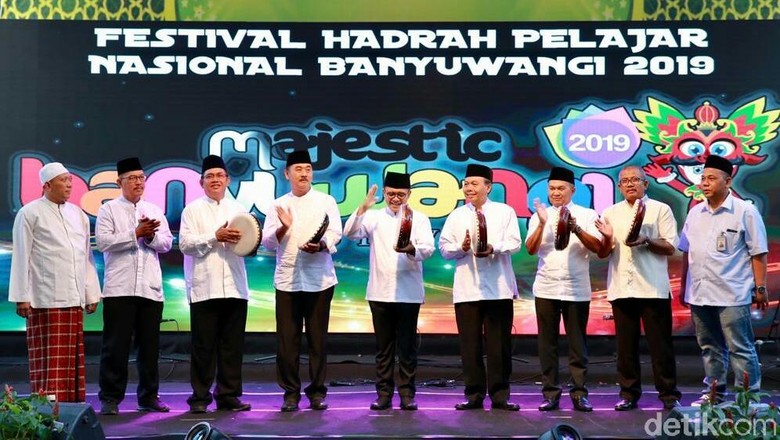 Pelajar dan Santri dari 20 Kota Meriahkan Festival Hadrah Banyuwangi Pelajar dan Santri dari 20 Kota Meriahkan Festival Hadrah Banyuwangi