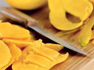 Rahasia di Balik Kulit Buah yang Sering Dibuang