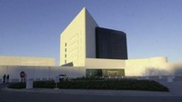 Tak sedikit juga karya yang ia sumbangkan untuk Amerika Serikat, negara yang jadi tempatnya tinggal setelah China. Diketahui, Perpustakaan dan Museum john F Kennedy juga merupakan karya I M Pei (Getty Images)