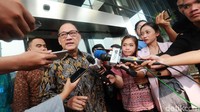 Agus menyebutkan untuk proyek e-KTP, Kementerian Dalam Negeri (Kemendagri) yang mengajukannya dengan sistem itu. Agus yang saat itu menjabat sebagai Menkeu memberikan persetujuan.