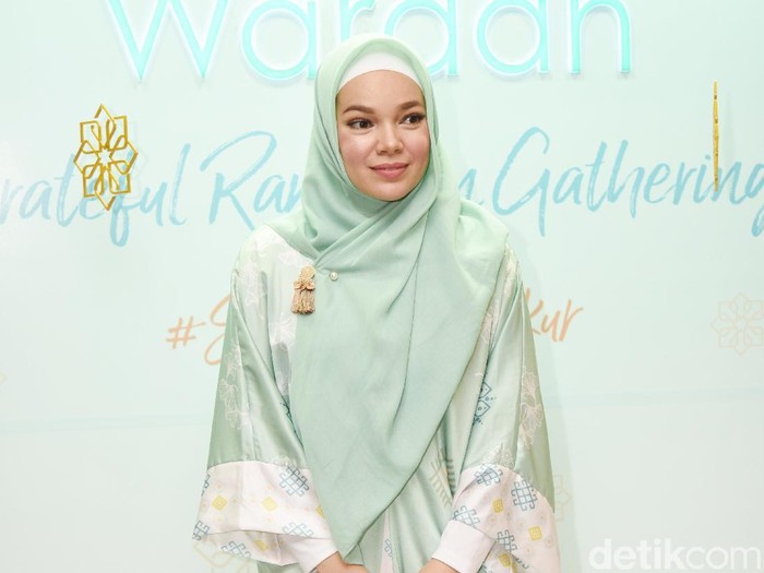 Dewi Sandra saat ditemui di kawasan Sudirman.