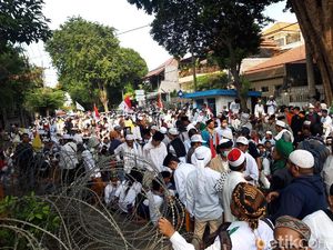 Massa Forum Umat Islam Tolak Presiden Hasil Kecurangan