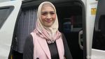 Donita Masih Canggung Berhijab