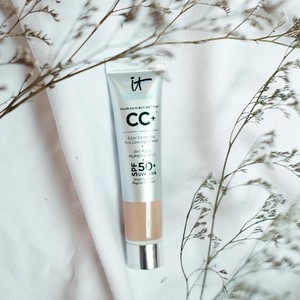 Review CC Cream dari IT Cosmetics, Foundation yang Mengandung Skin Care Review CC Cream dari IT Cosmetics, Foundation yang Mengandung Skin Care