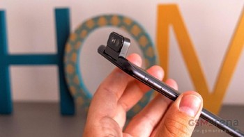  Pengguna dimungkinkan memposisikan kamera 90 derajat.  Foto: GSM Arena