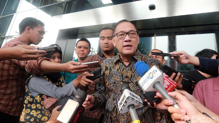 Mantan Menteri Keuangan (Menkeu) Agus Martowardojo selesai menjalani pemeriksaan sebagai saksi kasus korupsi e-KTP di gedung KPK, Jakarta, Jumat (17/5/2019).