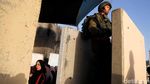 Potret Warga Palestina Salat Jumat Dikawal Ketat Tentara Israel