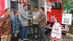 Deputi BI dan Sekda DKI Cek Penukaran Uang di Monas
