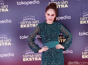 Pacar Tiba-tiba Unggah Foto Intim Bareng Cinta Laura, Ada Apa?