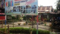 Kampung Nopia Mino yang berada di RT 3 Rw 4 Desa Pekunden tersebut memang mayoritas penduduknya pengrajin Nopia Mino yang merupakan makanan khas Banyumas (Arbi/detikcom)