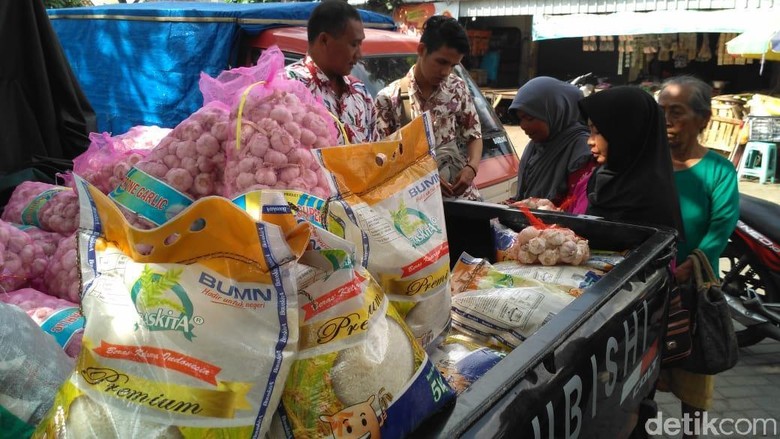 Bulog Tulungagung Gelar Operasi Pasar Stabilkan Harga Bawang Putih Bulog Tulungagung Gelar Operasi Pasar Stabilkan Harga Bawang Putih