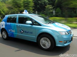 Teguran Keras Blue Bird ke Sopir Pelaku Catcalling Bule Rusia