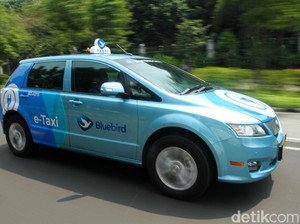 Harga Taksi Listrik Reguler Bluebird Berlipat-lipat dari Toyota Avanza