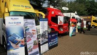 Sejumlah bank nasional membuka booth penukaran uang.