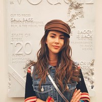 Proyek film terbesarnya sepanjang karier Hannah adalah Skyscraper. Ia beradu akting bersama Dwayne Johnson dan Neve Campbell. Dalam film tersebut, ia berperan sebagai anak buah pentolan teroris, Kores Botha. Foto: Instagram/@hannah_quinlivan