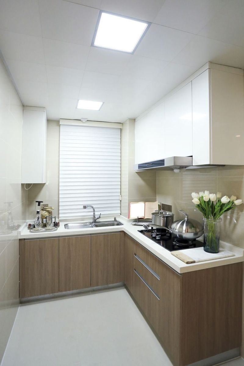 Clean and tidy kitchen