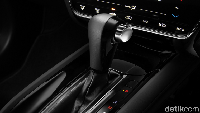 Warna hitam menggantikan warna interior putih gading. Foto: Honda