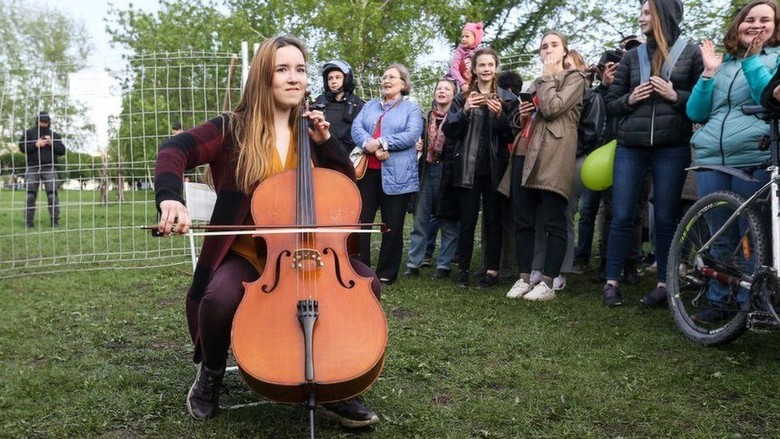 Mengapa Aktivis Tolak Pembangunan Gereja di Taman Rusia? Mengapa Aktivis Tolak Pembangunan Gereja di Taman Rusia?