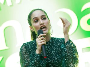 Cinta Laura Buka Suara usai Ramai Foto Intim Disebar Pacar