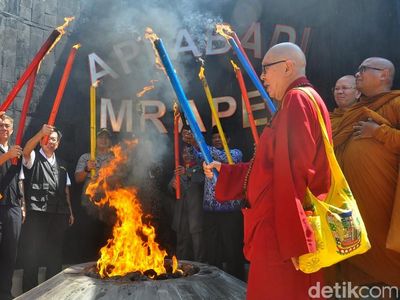 Api Dharma Peringatan Tri Suci Waisak Diambil dari Mrapen