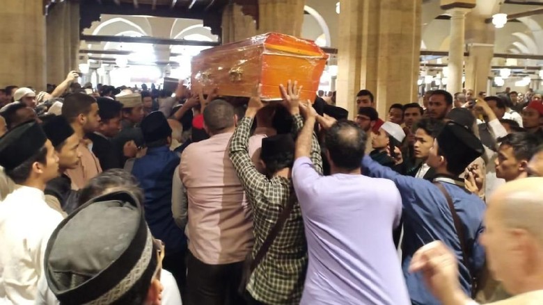 KBRI Kairo Pulangkan Jenazah Mahasiswi RI yang Tewas Akibat Kecelakaan KBRI Kairo Pulangkan Jenazah Mahasiswi RI yang Tewas Akibat Kecelakaan