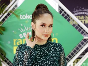 Rilis Video Klip Malam Ini, Cinta Laura Sisipkan Sejumlah Teaser
