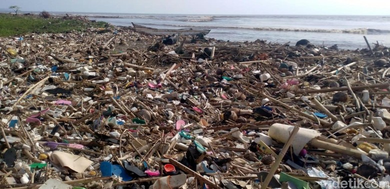 Miris, Tumpukan Sampah Kotori Pantai Loji Geopark Ciletuh Palabuhanratu Miris, Tumpukan Sampah Kotori Pantai Loji Geopark Ciletuh Palabuhanratu
