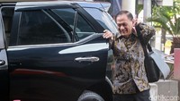 Agus datang untuk memenuhi panggilan KPK terkait dengan pemeriksaan dirinya sebagai saksi dalam kasus korupsi e-KTP yang melibatkan anggota DPR Fraksi Golkar Markus Nari.