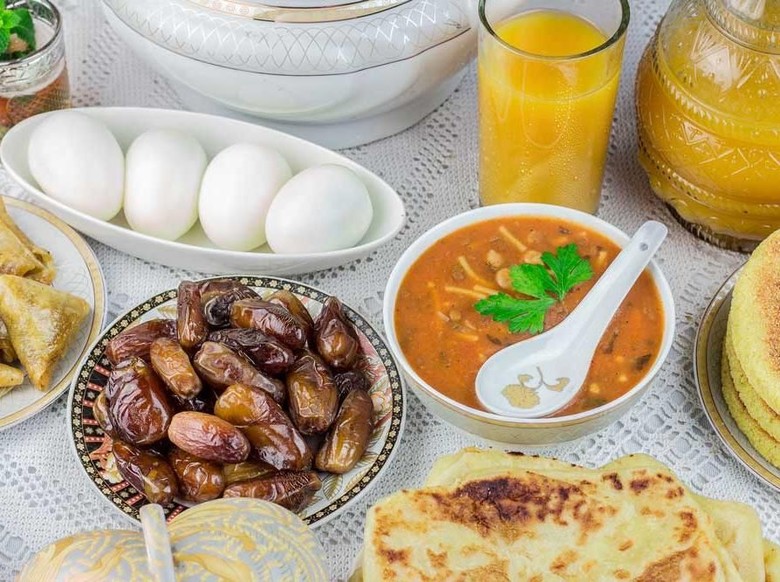 5 Trik Memilih Makanan Sahur yang Gampang Dicerna Tubuh 5 Trik Memilih Makanan Sahur yang Gampang Dicerna Tubuh