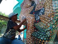 Digemari Bule, Ini Keunikan Mosaik Karya Seniman Pangandaran 