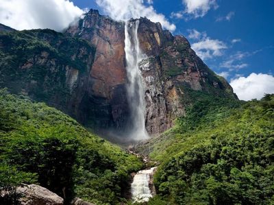 Foto 9 Destinasi Terkenal Dunia yang Sulit Dijangkau