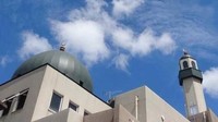 Pembangunan Masjid Fukuoka mendapat bantuan dana dari Uni Emirat Arab. Di masa-masa pembangunannya masjid empat lantai ini dirancang oleh seorang arsitek asal Jepang. Dok. Facebook/Fukuoka Masjid Al Nour Islamic Center.