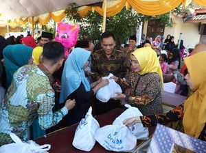 Pemkab Serang Bagikan 2.600 Paket Sembako Gratis