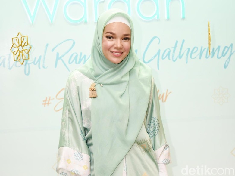 Dewi Sandra ingatkan soal hijrah. Foto: Noel/detikFoto Dewi Sandra ingatkan soal hijrah. Foto: Noel/detikFoto