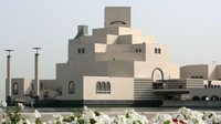 I M Pei juga memiliki kecintaan akan arsitektur Islam, di mana karyanya juga banyak terpengaruh dari hal tersebut. Salah satu buktinya dapat dilihat dari desain bangunan Museum Seni Islam (Islamic Museum of Art) di Qatar yang dibuat dari semangat yang sama (Getty Images)