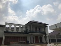 Rumah Mewah Rp 33 M Fuad Amin yang Dilelang KPK Tampak Tak Terurus