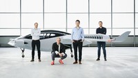 Lilium dari Jerman ini akan menghadapi, firma pengantar perjalanan terbaik dunia, yakni Uber (UBER) yang bermitra dengan NASA dengan tujuan meluncurkan jaringan taksi terbang pada tahun 2023, Boeing (BA) dan Rolls Royce (RYCEF) (Dok. Lilium)