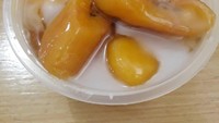 Nggak kalah lengkap, kolak biji salak ini dipadukan labu kuning dan pisang ambon. Nyamm nyamm! Foto: Instagram jo_kitchen1289