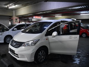 Tiket Mudik Mahal Mending Kredit Mobil, Benar atau Salah? (2)
