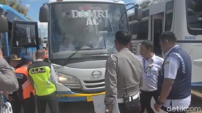 Ramp Check Angkutan Lebaran di Kendari, 2 Bus Dinyatakan Laik Jalan Ramp Check Angkutan Lebaran di Kendari, 2 Bus Dinyatakan Laik Jalan
