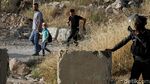 Potret Warga Palestina Salat Jumat Dikawal Ketat Tentara Israel