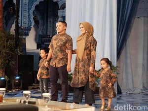 Baju Sarimbit Jadi Primadona Baju Lebaran di Tanah Abang dan Thamrin City