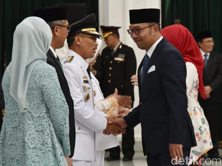 Diberhentikan Sesaat Usai Dilantik Jadi Bupati, Sunjaya tak Masalah Diberhentikan Sesaat Usai Dilantik Jadi Bupati, Sunjaya tak Masalah