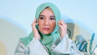 Hal itu karena Zaskia kerap tampil dengan busana yang sangat longgar. Pool/Noel/detikFoto.